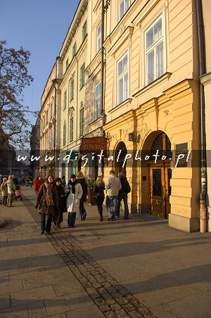 Det huvudsakligt marknadsfr kvadrerar i Cracow, Polen