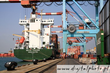 Immagini del porto, nave in porto