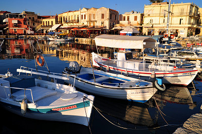 Fotos fra Grækenland, fiskerbåde i havnen