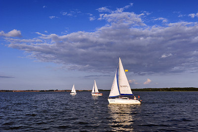 Lakes pictures, sailing vacations