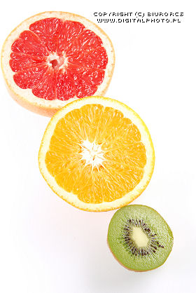 Frutte: arance, pompelmi, kiwi